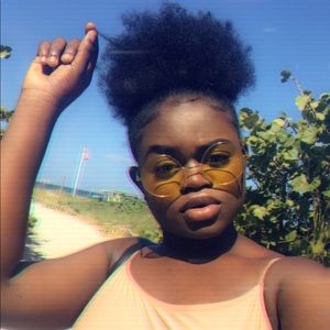 Meet your Posher, Francesse